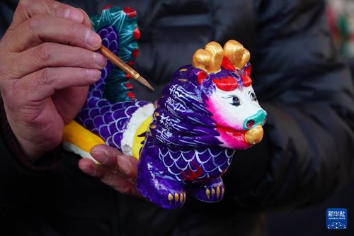 泥塑迎新春 山东高密龙年吉祥的指尖艺术